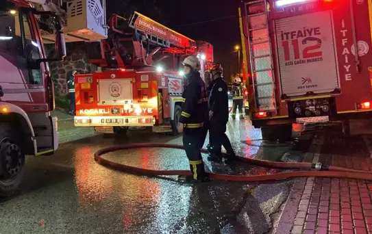 Başiskele'de Çatı Yangını