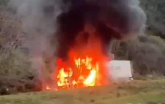 Rize'de Seyir Halindeki TIR Yangın Çıkardı