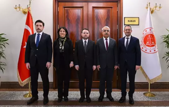 Adalet Bakanı Gürlek, DEM Parti Heyetiyle 'Terörsüz Türkiye' sürecini görüştü