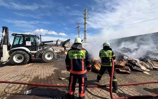 Besni'de Tütün Fabrikasında Yangın