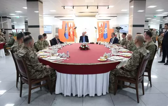 Cumhurbaşkanı Erdoğan, Özel Kuvvetler Komutanlığı'nda Mehmetçikle iftar programında bir araya geldi