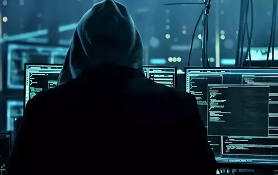 İngiltere'de casusluk soruşturması: İşçi Partili vekilin eşi gözaltında