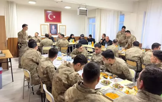 Kaymakam Arıkan, jandarma personeliyle iftarda buluştu