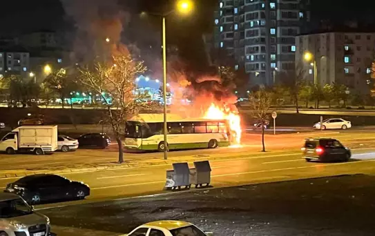 Kayseri'de Otobüs Yangını