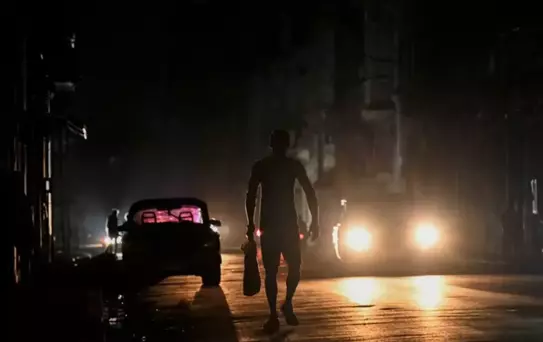 Küba karanlığa gömüldü, milyonlarca kişi karanlıkta kaldı