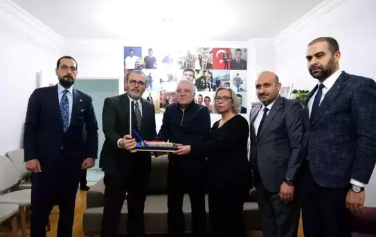 AK Parti MKYK Üyesi Ünal, şehit ailesinin misafiri oldu