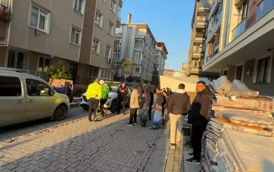 Avcılar'da Semt Pazarı Kavgası: 2 Yaralı