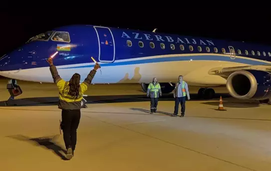 Bakü-Nahçıvan uçağı 71 yolcusuyla Iğdır'a indi