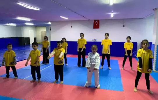 Başiskele'de kış spor okulları 9 branşta eğitimlerini sürdürüyor