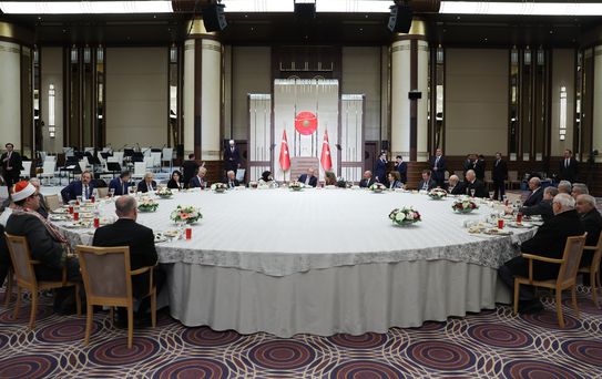 Cumhurbaşkanı Erdoğan: Hiç kimse komşuluk ve kardeşlik hukukunu zedeleyen hatalı bir tavır içinde olmamalıdır