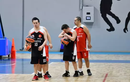 Down Sendromlular Basketbol Takımı Dünya Şampiyonası İçin Hazırlanıyor