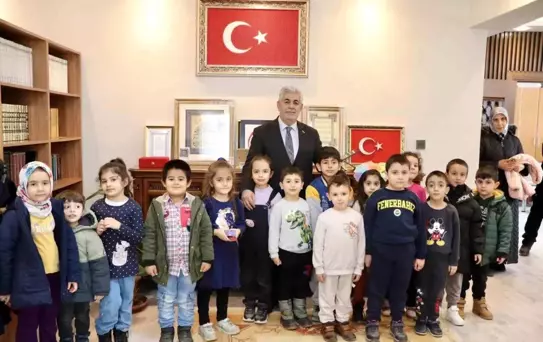 Minik Öğrencilerden Filistin’e Yardım