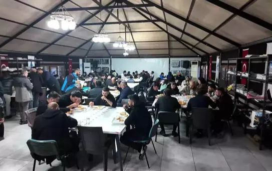 Eyyübiyeliler aynı sofrada, aynı duada buluştu