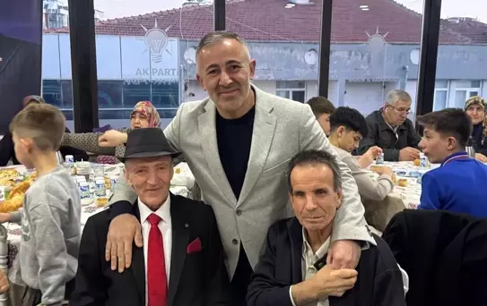 Serkan Yıldırım Huzurevi Sakinleriyle İftar Yaptı