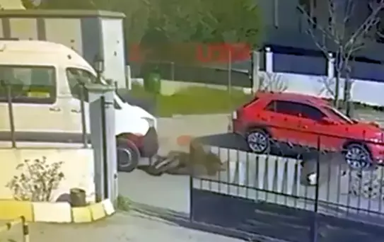 Çorlu'da Motosiklet, Okul Servisiyle Çarpıştı