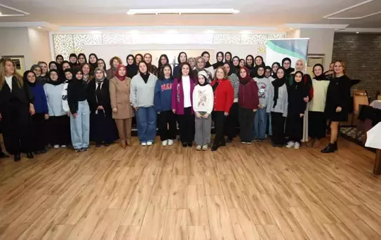DÜİKAD'dan Kız Öğrencilere İftar Organizasyonu