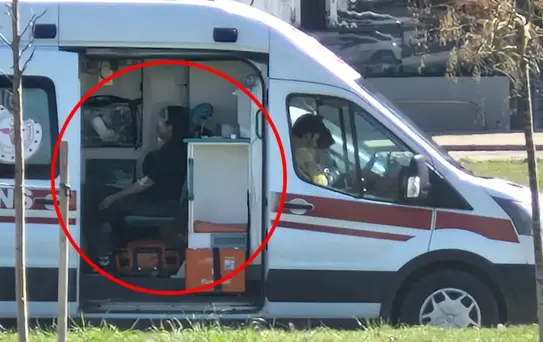 Helyum balonu patladı, 2 kız çocuğu yaralandı