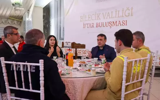 Vali Sözer İftar Programında Bir Araya Geldi