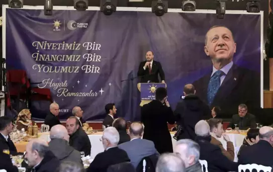 AK Parti Teşkilatı Bayburt'ta iftar sofrasında bir araya geldi