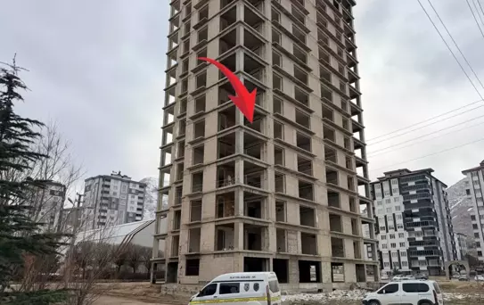 Kahramanmaraş'ta 18 yaşındaki genç kız, inşaattan atlayarak hayatına son verdi