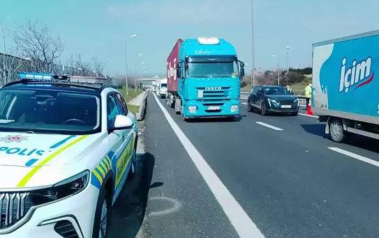 Silivri'de Kaza: Otomobil Alev Alev Yandı