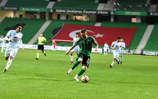 Sakaryaspor Adana Demirspor'u 4-0 Yendi