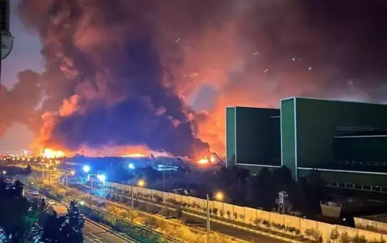 ABD ve İsrail'den İran'a yeni hava saldırısı! Tahran'da şiddetli patlamalar yaşanıyor