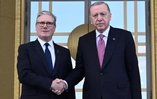 Cumhurbaşkanı Erdoğan, İngiltere Başbakanı Starmer ile görüştü