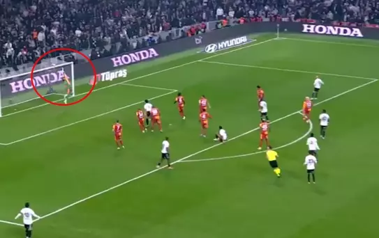 Derbiye damga vurdu! Uğurcan Çakır'dan Beşiktaş'a geçit yok