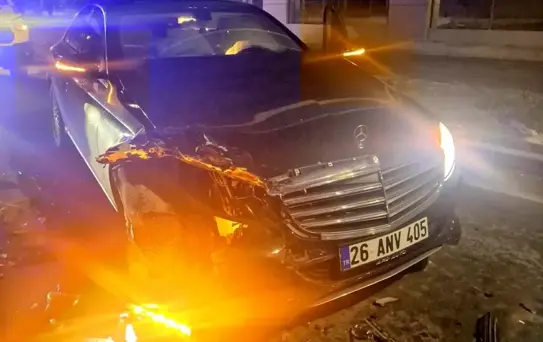 Eskişehir'de Trafik Kazası: 3 Yaralı