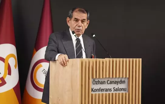 Galatasaray'dan maç sırasında istifa çağrısı