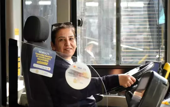 Hayaliydi, başardı: Şehrin ilk kadın otobüs şoförü oldu