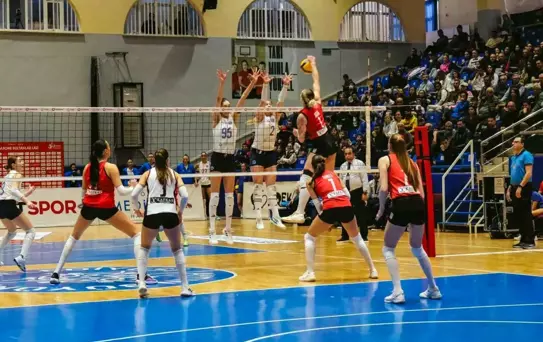 Sultanlar Ligi: Aydın Büyükşehir Belediyespor: 2 Beşiktaş: 3