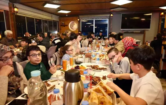 Üzümlü Kaymakamı Karadağ şehit ve gazi aileleriyle iftarda buluştu