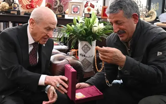 Yönetmen Gani Rüzgar Şavata, MHP Lideri Bahçeli'yi ziyaret etti