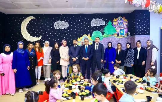 Canik'te minikler, tekne oruçlarını Başkan Kurnaz ile birlikte açtı