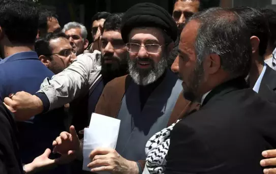 İran'da yeni dini lider Mücteba Hamaney oldu