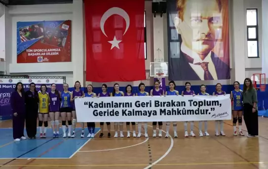 Maltepe'de filede anlamlı turnuva: kadınlar adına manşet attılar