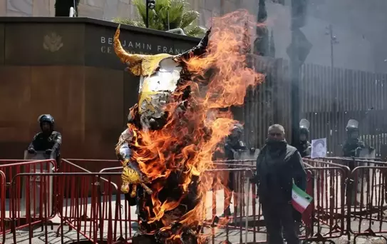 Meksika'da ABD ve İsrail politikaları eleştirildi; Baal heykeli yakıldı