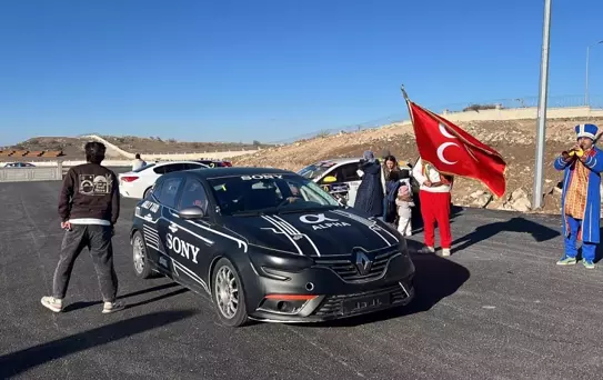 Kadınlardan Motor Sporları Şöleni