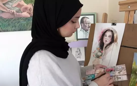 Savaşın İzlerini Tuvale Yansıtıyor