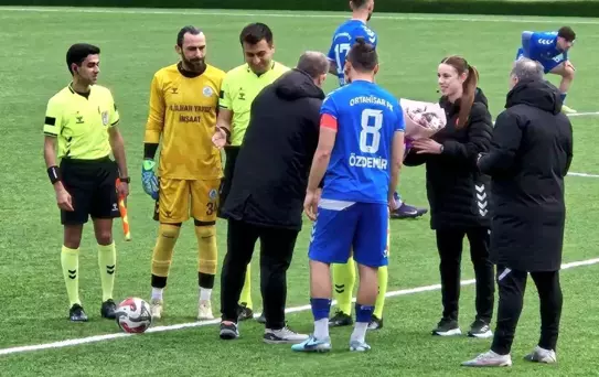 Trabzon'da kadın hakemlere 8 Mart jesti