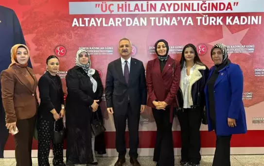 Yılın Annesi Olcay Özonur'a Ödül