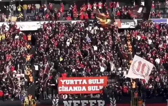 7-0 kazanıp ''Espana'' bestesiyle coştular