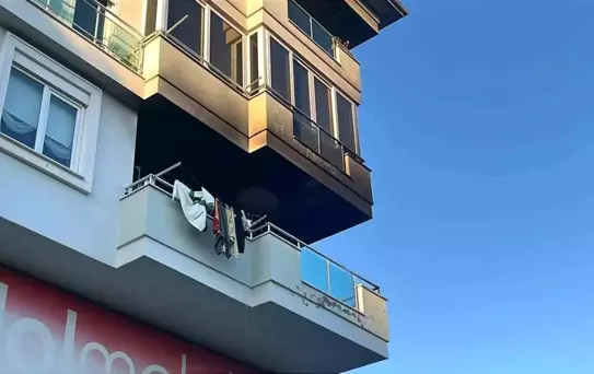 Alanya'da Balkon Yangını Paniğe Neden Oldu