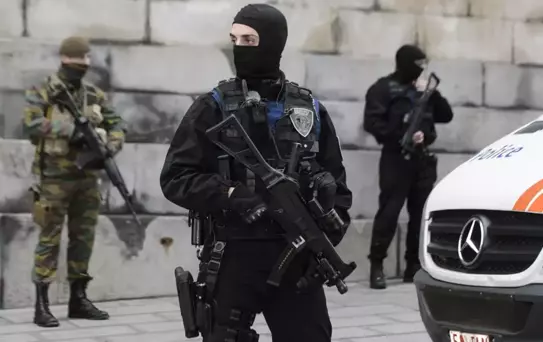 Avrupa ülkesinde korkutan patlama! Sinagog ağır hasar aldı