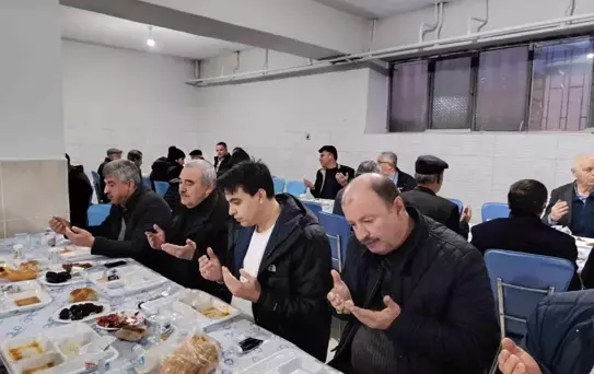 Bozcaarmut'ta Anlamlı İftar Programı