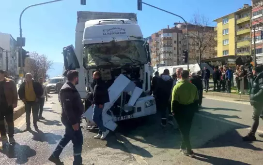 Bursa'da zincirleme kaza: 5 yaralı