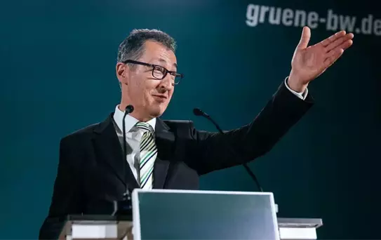 Cem Özdemir Baden-Württemberg Başbakanı