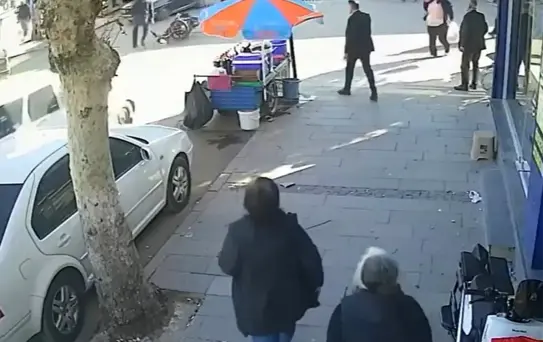 Kozan'da Motosiklet Kazası: Sürücü Yaralandı